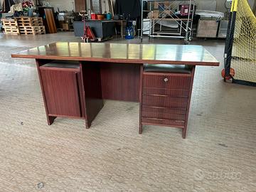 Scrivanie e cassettiera