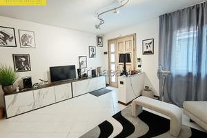 Porzione di villa bifamiliare a Peseggia - RIF 70