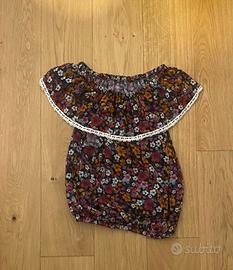 maglietta nera a fiori