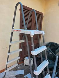 Scaletta Intex per piscina fuori terra 132 cm