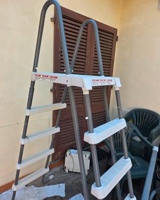 Scaletta Intex per piscina fuori terra 132 cm