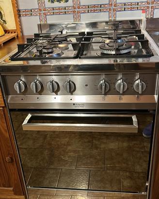 Cucina gas 4 fuochi e forno Hotpoint Ariston