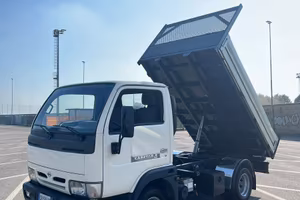 Nissan ribaltabile