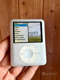 Apple iPod Nano 4GB A1236 3rd Gen. Silver Working
