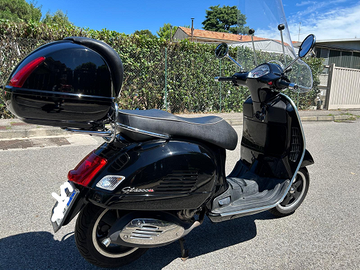 Vespa 300 gts