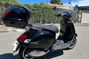 Vespa 300 gts