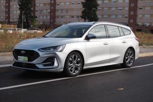 Ford Focus 1.0 EcoBoost Hybrid 125 CV SW ST-Line