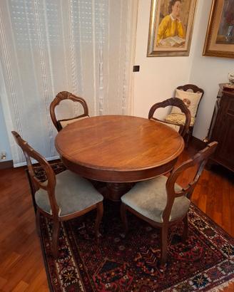 Tavolo Antico Rotondo in Legno con 6 Sedie 
