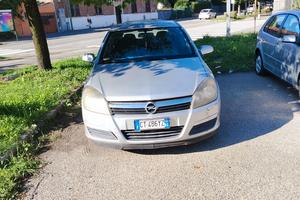 Opel Astra 2005 a Cologno Monzese 
