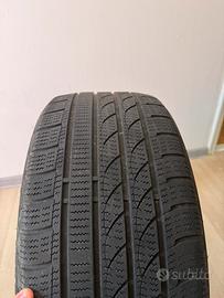 Gomme 235/35/R19