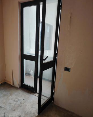porta in alluminio doppio vetro 