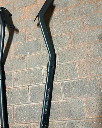 Staffe per piastra bauletto per mt09 2017
