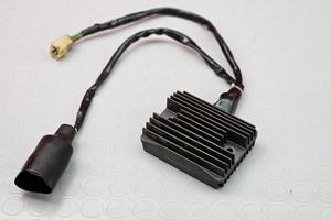 REGOLATORE TENSIONE HONDA HORNET 900 2002 2003 CB