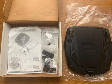 Piastra Givi Monokey E251, con kit di fissaggio