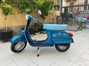 Vespa primavera et3 jeans