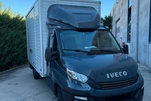 Iveco Daily 3.0 Diesel con sponda idraulica
