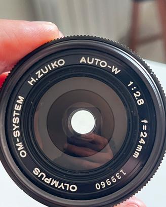 Olympus Zuiko Auto-W 24mm f/2.8 - Splendido