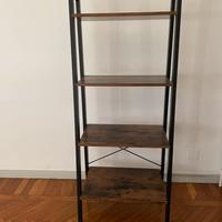Scaffale libreria in stile industriale
