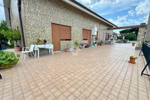 3 LOCALI A SAN CESAREO