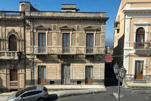 Palazzo a Santa Maria di Licodia (CT)