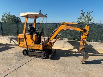 Miniescavatore usato CASE CK15