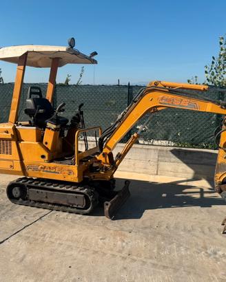Miniescavatore usato CASE CK15