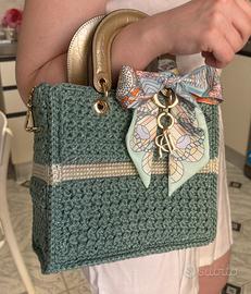 Borsa a mano con tracolla