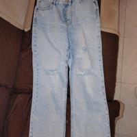 jeans strappati