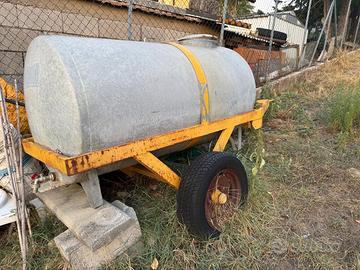 Serbatoio acciaio zincato con rimorchio