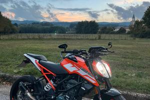 KTM Duke 125