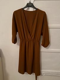 Vestito elegante con scollo V maniche 3/4 marrone