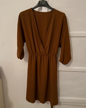 Vestito elegante con scollo V maniche 3/4 marrone