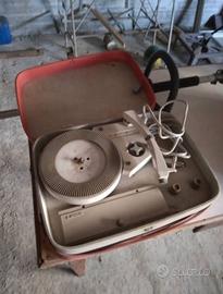 Vecchie radio e giradischi