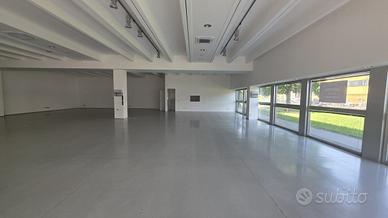 Spazio direzionale/commerciale di 400 mq in pronta