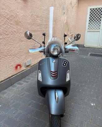 Vespa GTS Super