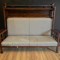 Divano in Stile Liberty