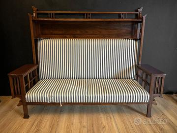 Divano in Stile Liberty