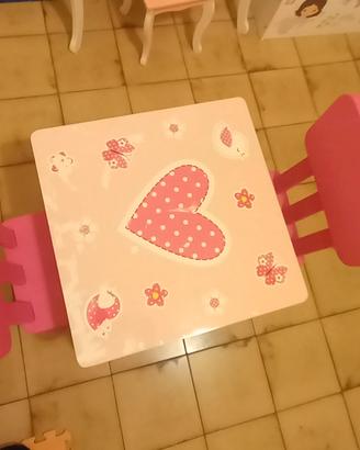 tavolo gioco  bambina con sedie