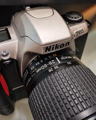 Nikon F65 analogica + AF Nikkor 28-80mm