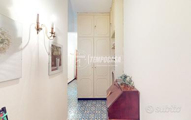 AMPIO E LUMINOSO 2 LOCALI CON BALCONE E TERRAZZO!!