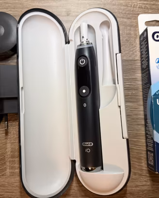 Spazzolino elettrico Oral-B 9n io