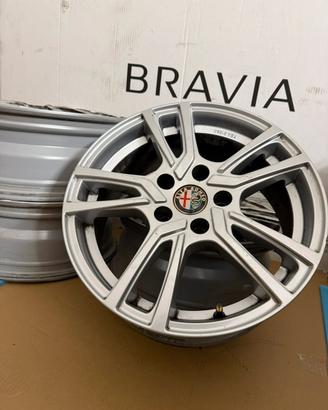 4 Cerchi in lega 16’’ PSW con tappi Alfa Romeo