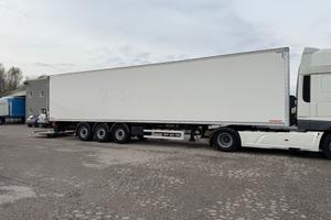 Semirimorchio furgonato Fruehauf