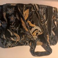 borsetta in velluto nera con ricami