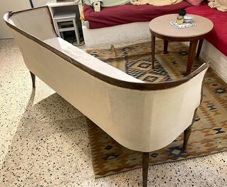 Divano antico del 700 e tanti mobili eleganti