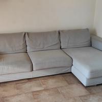 Divano 4 posti con chaise lounge di Divani Venezia