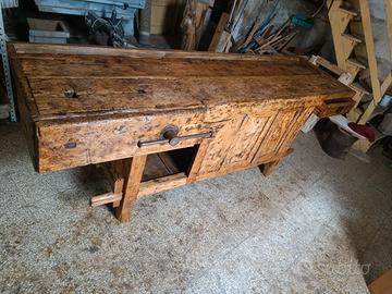 Antico banco da falegname 