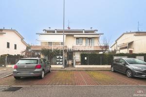 LUMINOSO E AMPIO QUADRILOCALE CON GARAGE