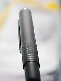 Penna stilografica Porsche Design con pennino oro