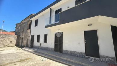 CASA SEMINDIPENDENTE A BARONISSI